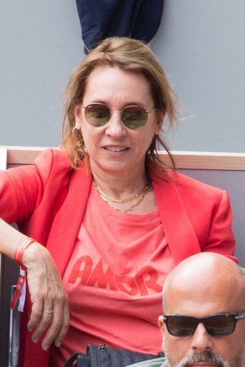 Emmanuelle Bercot dans les tribunes de Roland Garros, à Paris, le 22 mai 2022.