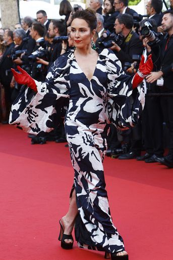 Noomi Rapace - Montée des marches du biopic «Elvis» au Festival de Cannes, le 25 mai 2022. 