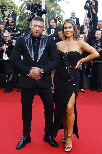 Conor McGregor et Dee Devlin - Montée des marches du biopic «Elvis» au Festival de Cannes, le 25 mai 2022. 