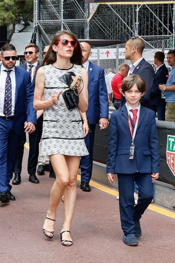 Charlotte Casiraghi et son fils Raphaël Elmaleh lors du Grand Prix de Monaco 2022 de F1, à Monaco, le 29 mai 2022. 