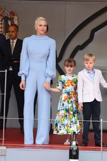 La princesse Charlène de Monaco avec ses enfants la princesse Gabriella et le prince Jacques lors du Grand Prix de Formule 1 à Monaco, le 29 mai 2022