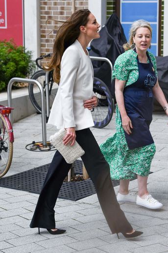 Kate Middleton visite le centre Little Village de Brent, près de Londres, le 8 juin 2022. 