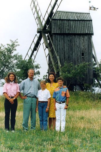La princesse Madeleine de Suède avec ses parents, sa sœur et son frère, le 15 juin 1993