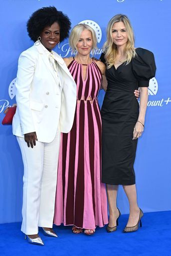 Viola David, Gillian Anderson et Michelle Pfeiffer le 20 juin 2022 à Londres.