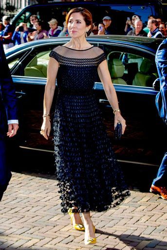 La princesse Mary de Danemark dans une robe Temperley London à La Haye, le 20 juin 2022