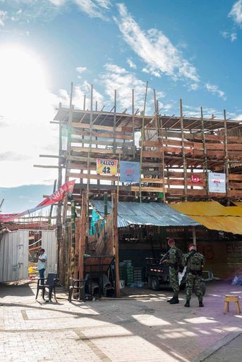 Quatre personnes ont été tuées et plus de 300 blessées dans l'effondrement d'une arène à El Espinal, en Colombie, le 26 juin 2022.