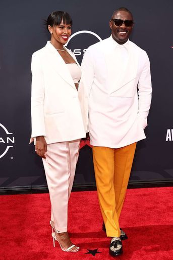 Idris Elba et sa femme Sabrina Dhowre Elba lors des BET Awards, au Microsoft Theater, à Los Angeles, le 26 juin 2022.