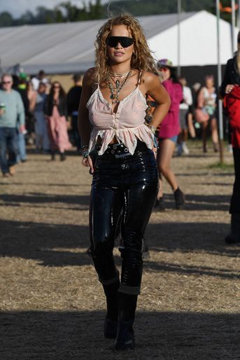 Rita Ora au Festival de Glastonbury, à Worthy Farm, Pliton, au Royaume-Uni, le 26 juin 2022.