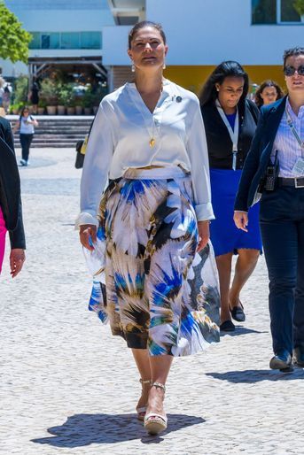 La princesse héritière Victoria de Suède, dans une jupe H&amp;M Conscious Exclusive à Lisbonne, le 28 juin 2022