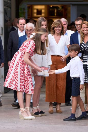 La princesse Leonor d'Espagne avec sa sœur cadette la princesse Sofia à Figueras, le 3 juillet 2022