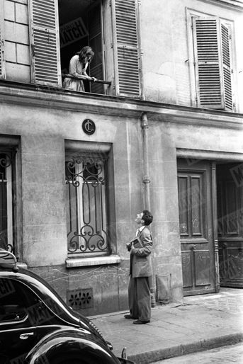 «Laurette a un camarade, Philippe, qui est déjà bachelier. Il lui conseille d'aller danser pour oublier.» - Paris Match n°16, 9 juillet 1949