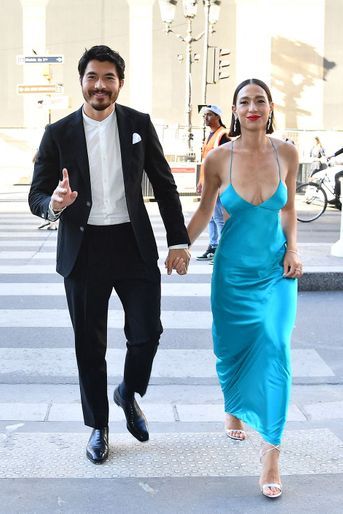 Henry Golding et sa compagne Liv Lo - Arrivées au dîner de la maison David Yurman (joaillerie) à Paris le 5 juillet 2022 en marge des défilés de mode Haute-Couture automne-hiver 2022-2023. 