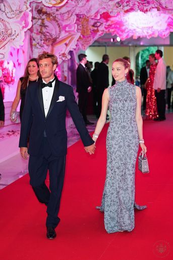 Pierre Casiraghi et sa femme Beatrice Borromeo lors du Bal de la Rose 2022 au Sporting Club de Monaco en faveur de la Fondation Princesse Grace le 8 juillet 2022.