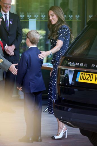 Kate Middleton et son fils le prince George au tournoi de Wimbledon, au jour de la finale, le 10 juillet 2022 à Londres. 