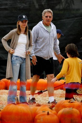 Harrison Ford, sa femme Calista Flockhart et leur fils Liam à Hollywood en 2006.