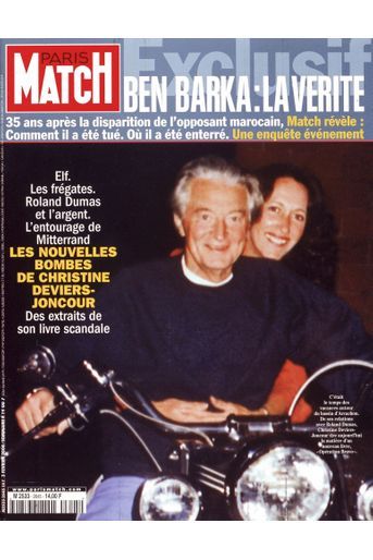 Roland Dumas et Christine Deviers-Joncour lors de leurs vacances au bassin d’Arcachon en une de Match, le 3 février 2000.