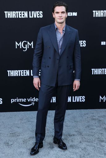 Tom Bateman à l'avant-première de «Treize vies» à Los Angeles le 28 juillet 2022.