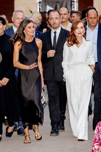 La reine Letizia d'Espagne et Isabelle Huppert à Palma de Majorque, le 31 juillet 2022