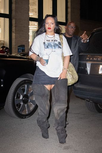 Rihanna et son compagnon Asap Rocky sortent d'un rendez-vous à New York le 12 août 2022.