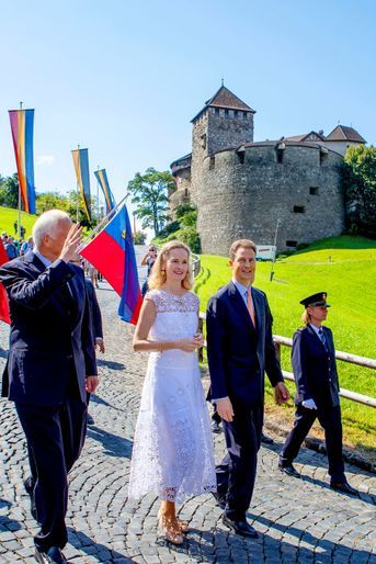 Le prince Hans-Adam II de Liechtenstein avec la princesse Sophie et le prince héritier Alois à Vaduz, le 15 août 2022