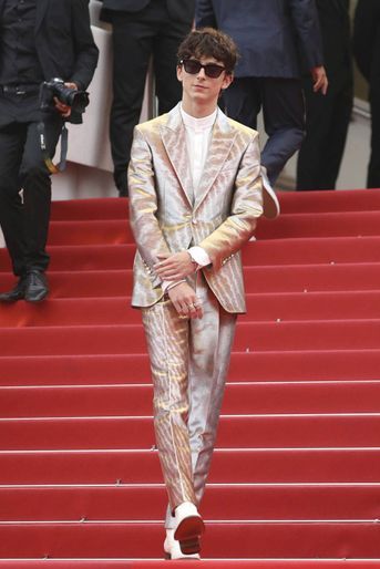 Grande première au Festival de Cannes pour Timothée Chalamet, dans un look signé Tom Ford, en juillet 2021.