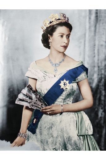 Portrait de la reine Elizabeth II le 2 juin 1953.