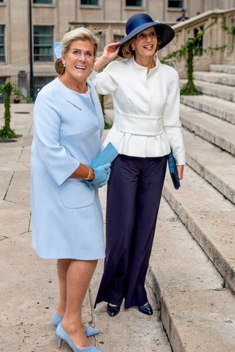Les princesses Léa et Esmeralda de Belgique au mariage de la princesse Maria Laura à Bruxelles le 10 septembre 2022 