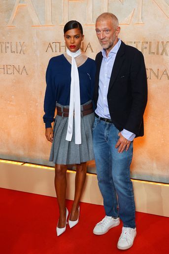 Tina Kunakey et Vincent Cassel à l'avant-première d'«Athena» le 13 septembre 2022.