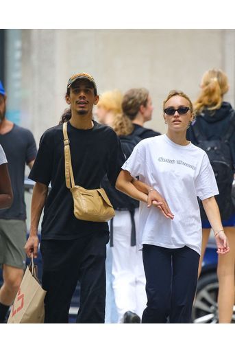 Lily-Rose Depp et Yassine Stein, le 13 septembre 2022 à New York.