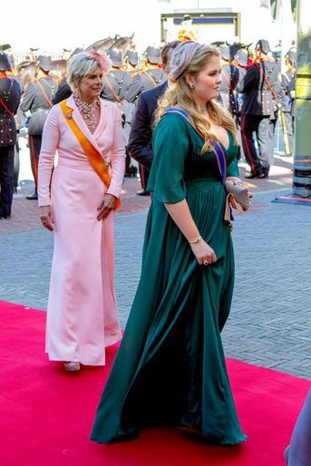 La princesse Catharina-Amalia des Pays-Bas suivie de la princesse Laurentien à La Haye le 20 septembre 2022, jour du Prinsjesdag