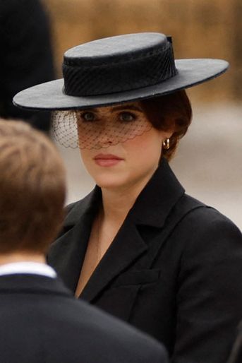 Le chapeau de la princesse Eugenie d'York aux funérailles de sa grand-mère la reine Elizabeth II à Londres, le 19 septembre 2022