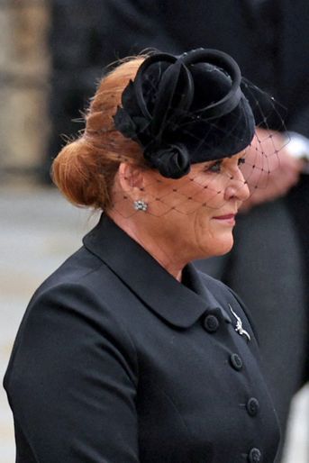 Le chapeau de Sarah Ferguson, duchesse d'York, aux funérailles de son ex-belle-mère, la reine Elizabeth II, à Londres, le 19 septembre 2022