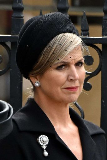 Le chapeau de la reine Maxima des Pays-Bas aux funérailles de la reine Elizabeth II, à Londres le 19 septembre 2022