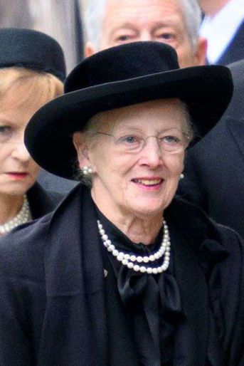 Le chapeau de la reine Margrethe II de Danemark aux funérailles de la reine Elizabeth II, à Londres le 19 septembre 2022