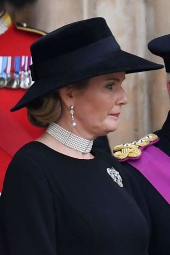 Le chapeau de la reine des Belges Mathilde aux funérailles de la reine Elizabeth II, à Londres le 19 septembre 2022