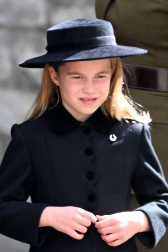 Le chapeau de la petite princesse Charlotte de Galles aux funérailles de son arrière-grand-mère, la reine Elizabeth II, à Londres le 19 septembre 2022