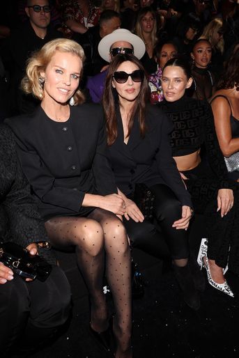 Eva Herzigova, Monica Bellucci et Bianca Balti au défilé Dolce & Gabbana à la Fashion Week de Milan, le 24 septembre 2022. 