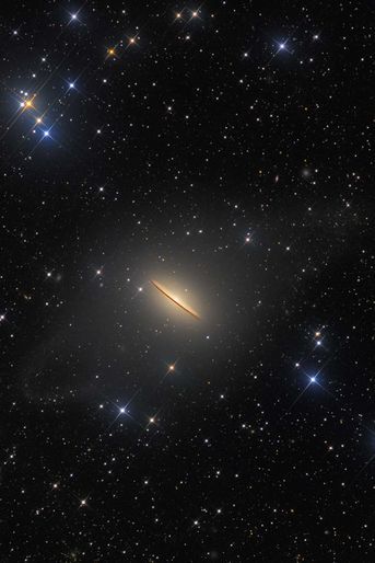 Vainqueur de la catégorie "Galaxies" : Utkarsh Mishra, Michael Petrasko, Muir Evenden. Vue de la galaxie du Sombrero (M104). 