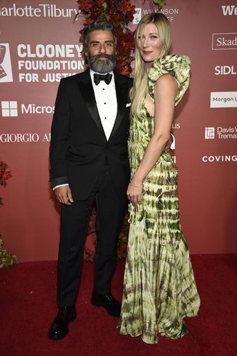 Oscar Isaac et Elvira Lind aux Justice Albie Awards à New York, le 29 septembre 2022.