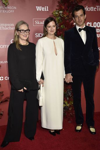 Meryl Streep, sa fille Grace et et son mari Mark Ronson aux Justice Albie Awards à New York, le 29 septembre 2022.