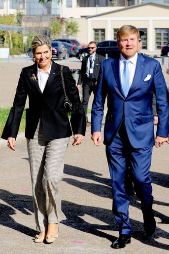 La reine Maxima des Pays-Bas en pantalon et blazer à Thessalonique, le 2 novembre 2022