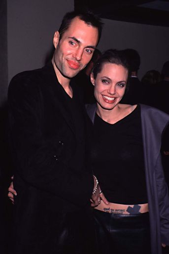 Angelina Jolie a un frère qui s’appelle James Haven. Il est acteur et producteur.