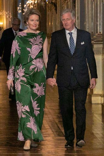 La reine des Belges Mathilde dans une robe Natan à Bruxelles, le 30 mars 2022