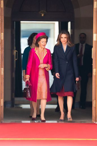 La reine Rania de Jordanie avec la reine Silvia de Suède à Amman, le 15 novembre 2022