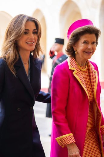 La reine Rania de Jordanie avec la reine Silvia de Suède à Amman, le 15 novembre 2022