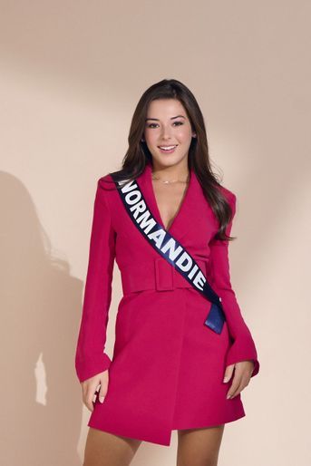 Miss Normandie 2022, Perrine Prunier, en lice pour le concours de Miss France 2023 qui se tiendra à Châteauroux, le 17 décembre 2022.