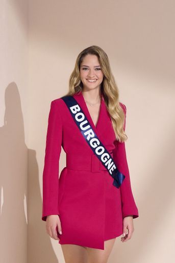 Miss Bourgogne 2022, Lara Lebretton, en lice pour le concours de Miss France 2023 qui se tiendra à Châteauroux, le 17 décembre 2022.