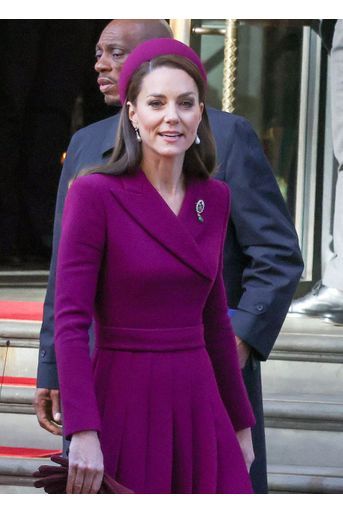 Kate portait également une robe créée par la styliste Emilia Wickstead.