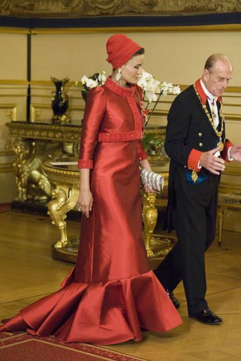 La sheika Mozah du Qatar avec le prince Philip, le 26 octobre 2010