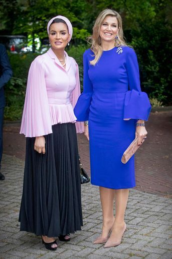 La sheika Mozah du Qatar avec la reine Maxima des Pays-Bas à La Haye, le 18 mai 2017